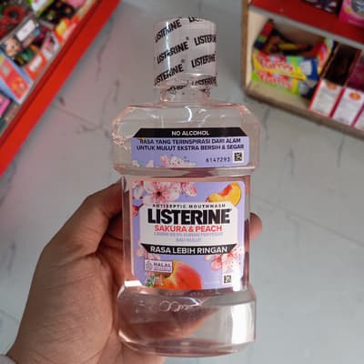 Listerine Antiseptic Mouthwash Sakura & Peach