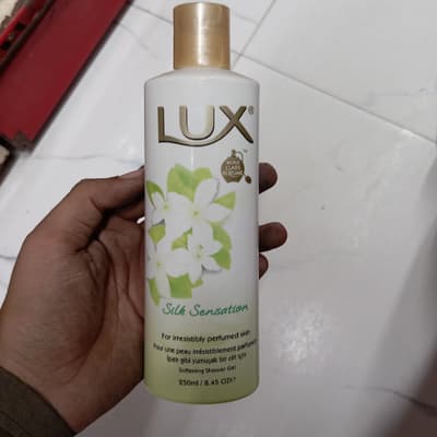 Lux Silk Sensation Softening Shower Gel