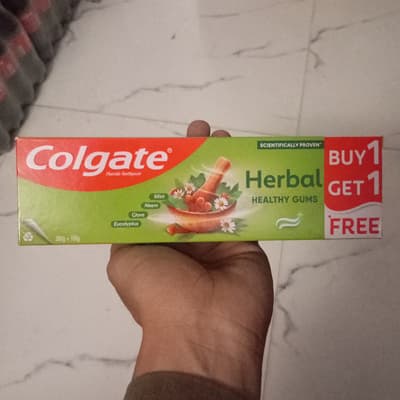 Colgate Herbal Fluoride Toothpaste With Mint, Neem, Clove & Eucalyptus For Healthy Gums