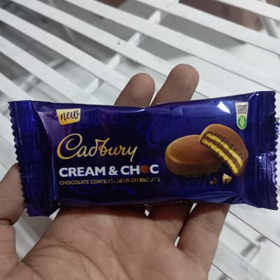 Cadbury Cream & Choc Chocolate Coated Sandwich Biscuits