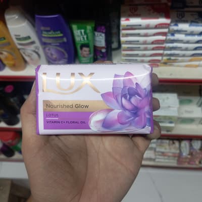 Lux Nourished Glow Lotus Vitamin C + Floral Oil Soap