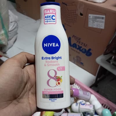 Nivea Extra Bright Radiant & Smooth Body Lotion