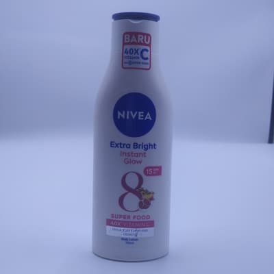 Nivea Extra Bright Instant Glow Body Lotion 40x Vitamin C & 8 Super Food Spf 15 Pa++